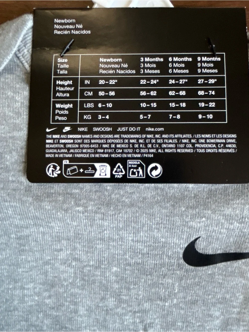 Nike Set of Three Bodysuits Mica Green Heather Newborn
